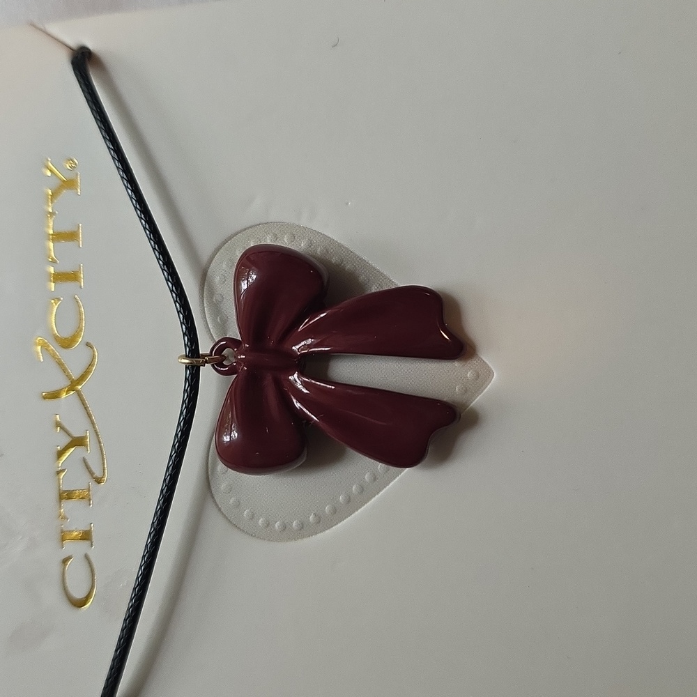 City & City Burgundy Bow Goth Necklace NWT